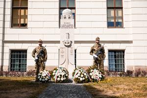 10_ellenforradalmi_emlekmu_es_romanelli_emlektabla_koszoruzas_2025-2