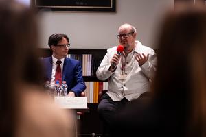 10_kozossegi-media_hasznalat_es_biztonsag_konyvbemutato_2026-2