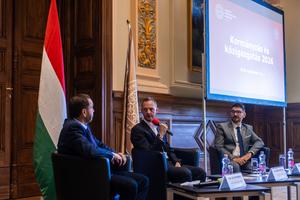 11_kormanyzas_es_kozigazgatas_2026-2