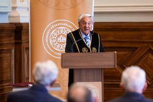 14_finszter_geza_tiszteletbeli_doktori_cim_atado_2026-2