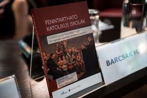 1_fenntarthato_katolikus_iskolak_konyvbemutatok_2025-2