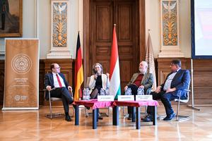 1_horst_telschnol_es_schmidt_scweizer_konyvbemutato_2025-2