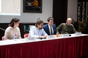 1_imaging_the_revolution_2025-2