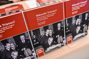 1_masodik_trianon_konyvbemutato-2