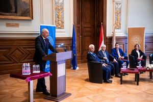 1_polt_peter_unnepi_kotet_bemutato_2025-2