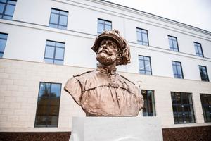 28_ludovika_15_az_egyetem_napja_unnepelyes_bejaras_es_szoboravatas_2026-2