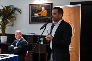 2_de_mit_adott_nekunk_a_politikatudomanyi_oktatas_konyvbemutato_2022-2