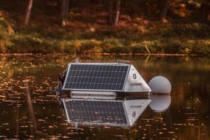 2_foldon_vizen_levegoben_az_algaviragzas_nyomaban