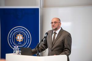 3_az_mi_ezer_arca_2026-2