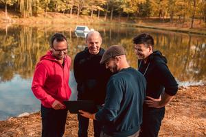 3_foldon_vizen_levegoben_az_algaviragzas_nyomaban