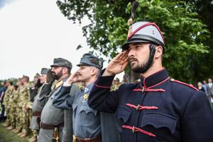 4_emlekoszlop_avatas-2