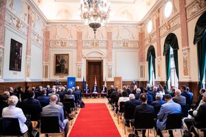 4_polt_peter_unnepi_kotet_bemutato_2025-2