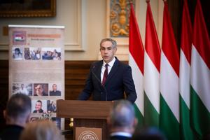 5_az_ut_a_pharrajimostol_a_corvin_kozig_2026-2