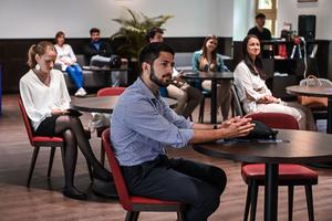 5_de_mit_adott_nekunk_a_politikatudomanyi_oktatas_konyvbemutato_2022-2