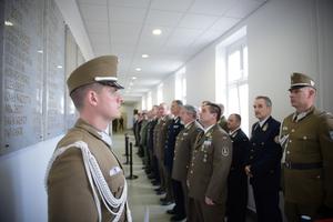 5_kivaloan_vegzett_hallgatok_emlektabla_avatas-2