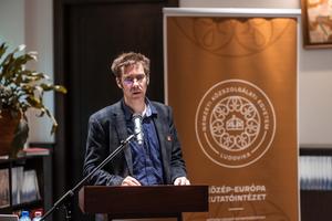 5_kozpontok_es_periferiak_nemzetek_es_kisebbsegek_2026-2