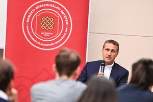 7_a_valasztasok_hattereben_2024-2