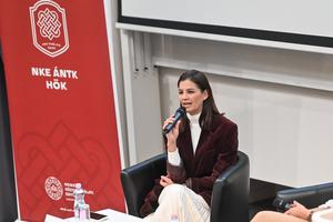 7_fotelbol_a_vilag_korul_ordogh_nora_2023-2