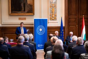 7_polt_peter_unnepi_kotet_bemutato_2025-2