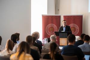 8_8_budapesti_kozpenzugyi_konferencia_2026-2