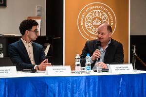 8_de_mit_adott_nekunk_a_politikatudomanyi_oktatas_konyvbemutato_2022-2