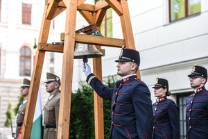 8_emlekoszlop_avatas-2