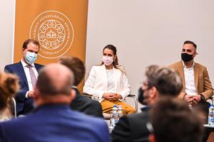 8_ludovika_kotet_konyvbemutato_2021-2
