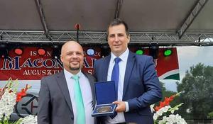 Díszpolgári_cím_átadása