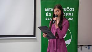 Francia_jovokep_avalasztasok_tukreben_2