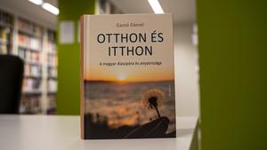 otthon_es_itthon_konyvbemutato_fokep
